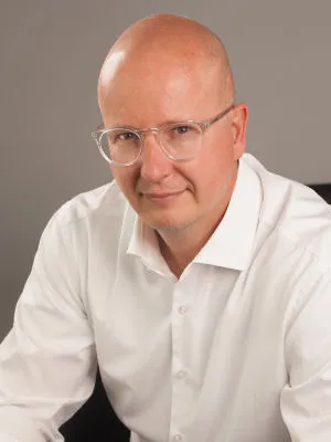 Dr. Henry Kauffeldt